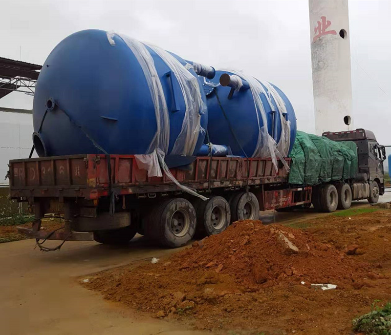 30吨纯水设备预处理碳钢罐达到客户现场